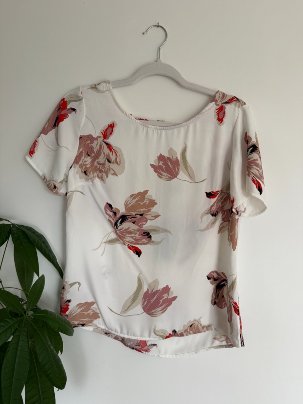 Dynamite Floral Blouse NWT | Cream Short Sleeve Flowing Top Size Small